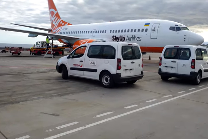 Самолет авиакомпании SkyUp получил запрет на вход в воздушное пространство Украины