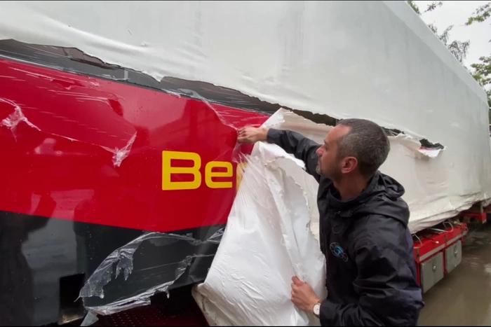 Губернатор Куйвашев опубликовал своё первое видео с распаковкой