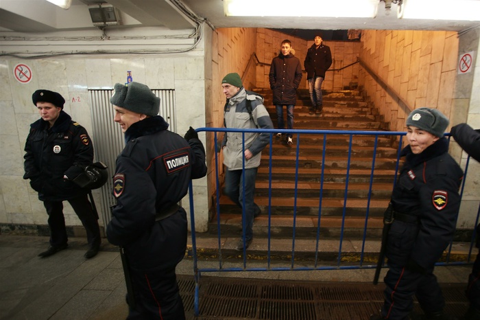 Полицейский метрополитена Екатеринбурга подозревается в грабеже