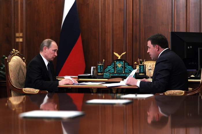 Путин пообещал помочь Среднему Уралу с большими стройками
