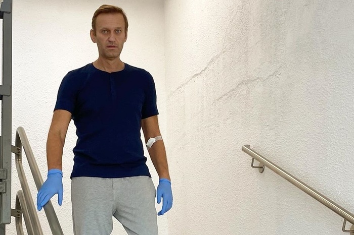 Омский врач назвал причиной состояния Навального алкоголь и неправильное питание