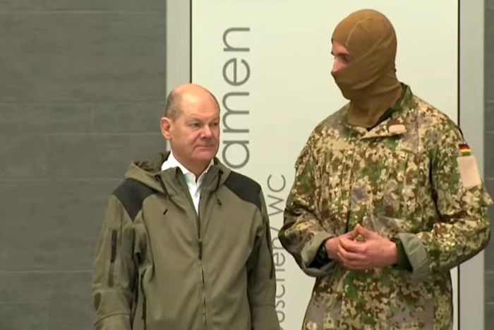 Шольц назвал «ерундой» утверждение, что Джонсон сорвал мирное урегулирование на Украине