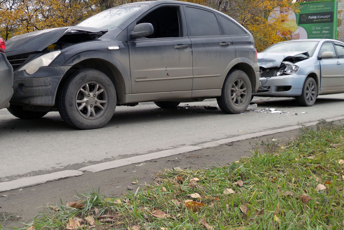 Регистратор заснял «Урал» перед страшной аварией с участием 11 машин в ХМАО