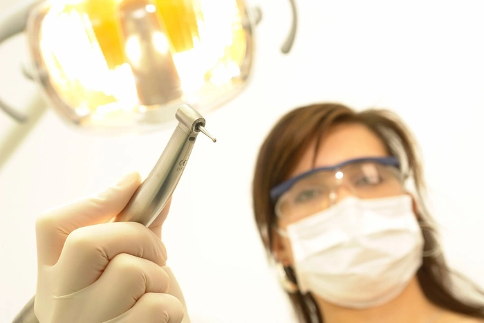 У жительницы Китая вырос зуб в носу