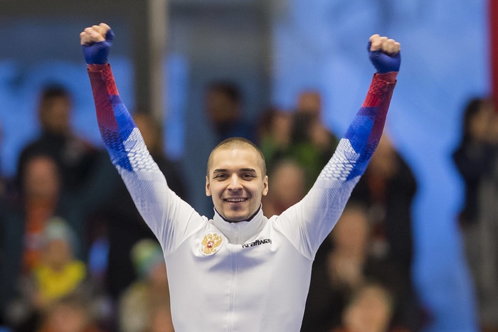 Конькобежец Мурашов выиграл чемпионат мира на дистанции 500 метров
