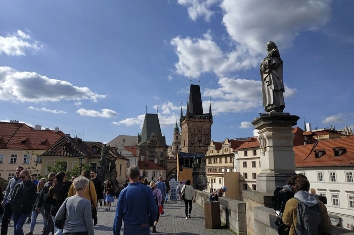 Чехия решила не объявлять высылаемых россиян персонами нон грата