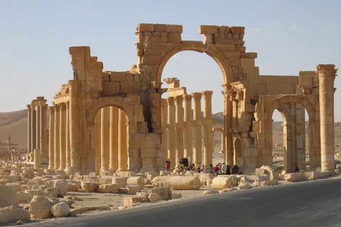 Уральские мастера воскресят орнаменты Триумфальной арки в Пальмире