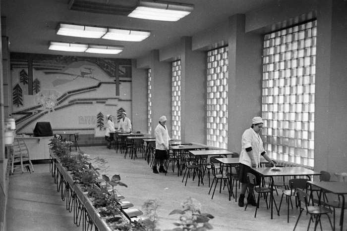 Одному из первых «небоскребов» Свердловска сегодня исполняется 61 год