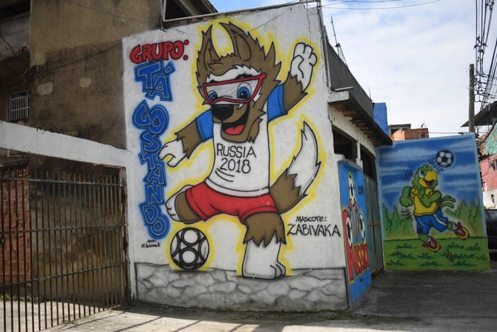 В Уральском банке Сбербанка появились 100-рублевые купюры, посвященные ЧМ-2018