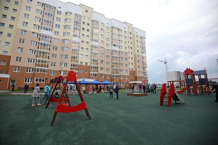 Обманутые дольщики «Кольцовского дворика» получили в нем квартиры