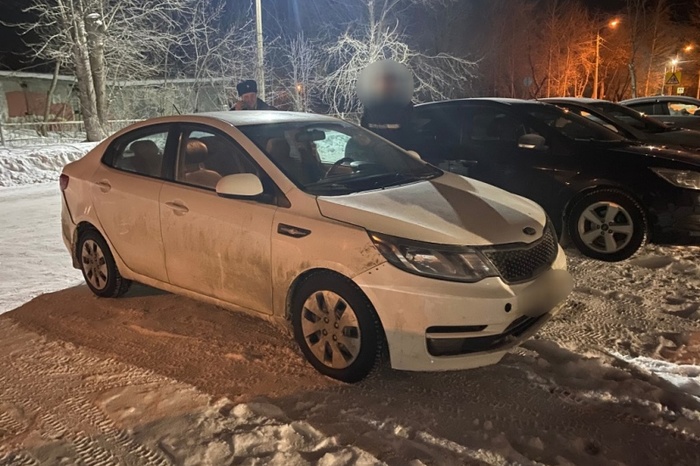 В Свердловской области мужчина напал на таксиста с ножом и отобрал у него всю выручку
