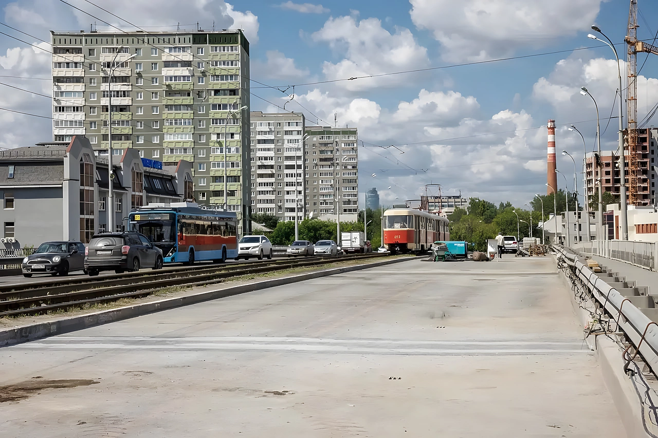 Мэр Орлов сообщил, когда в Екатеринбурге откроют движение по мосту на ЖБИ