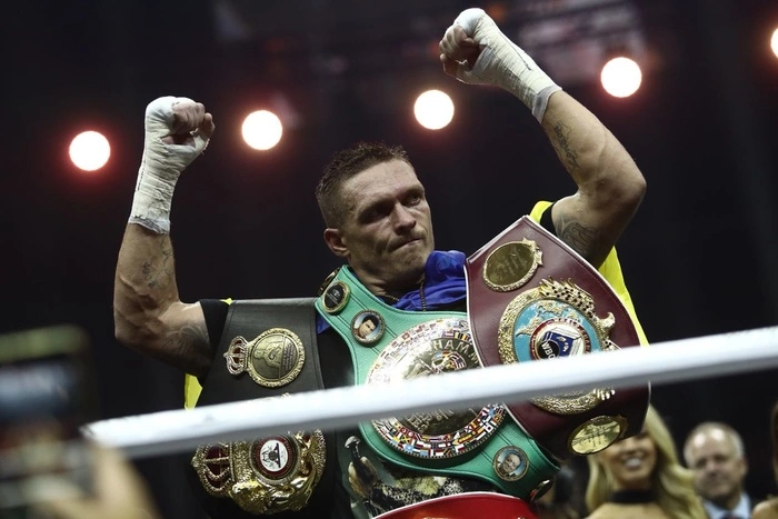 Детская писательница назвала боксера Усика трусом и «ватаном»