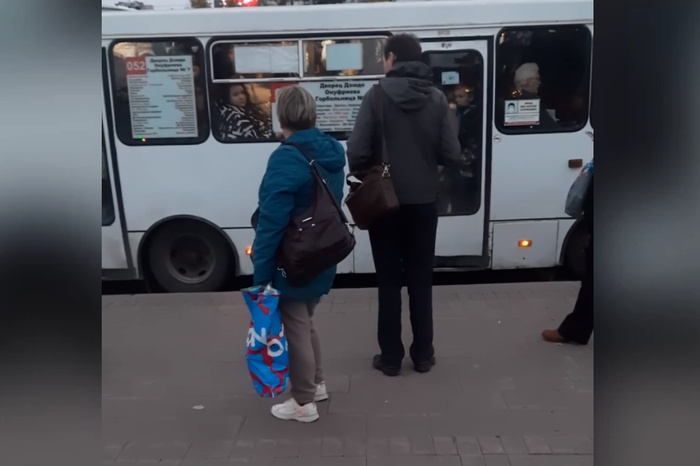 Екатеринбуржцы пожаловались на забитые автобусы