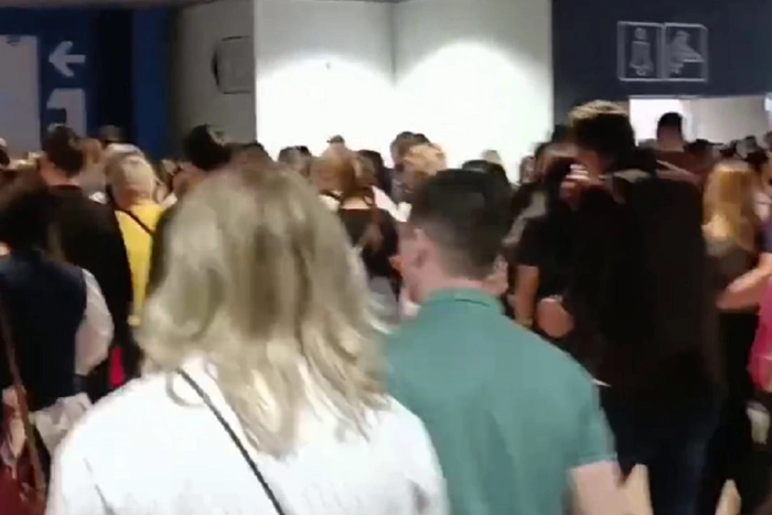 Что случилось? Тысячи свердловчан атаковали «Екатеринбург-ЭКСПО»