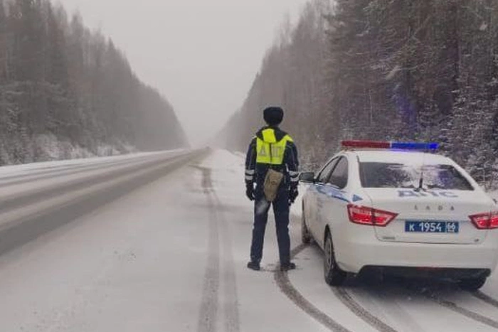 Свердловскую область засыпает снегом