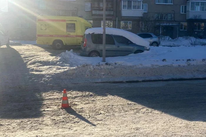 Водитель Renault Fluence сбил девочку в зоне действия знака «Дети» на Ангарской