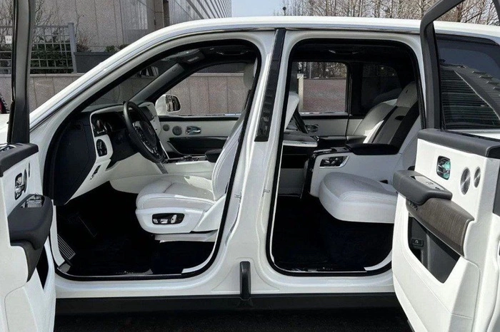 В Екатеринбурге продают машину за 32 млн рублей