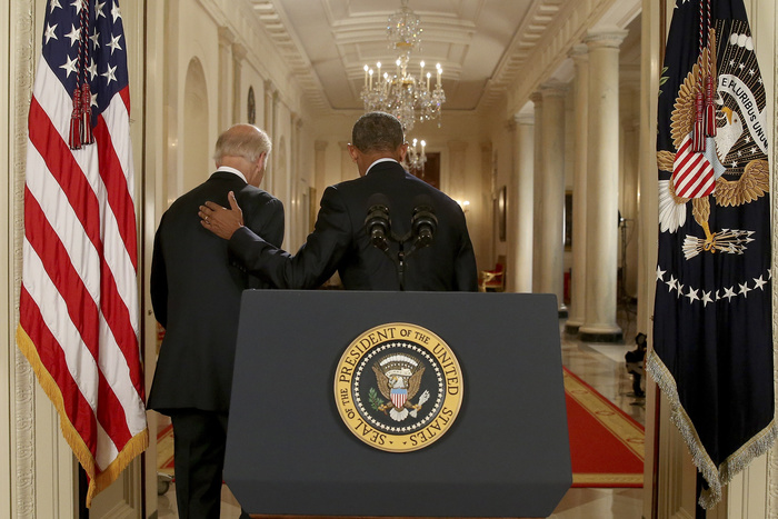 Пушков: Обама и Байден похвалили Яценюка за несуществующие реформы