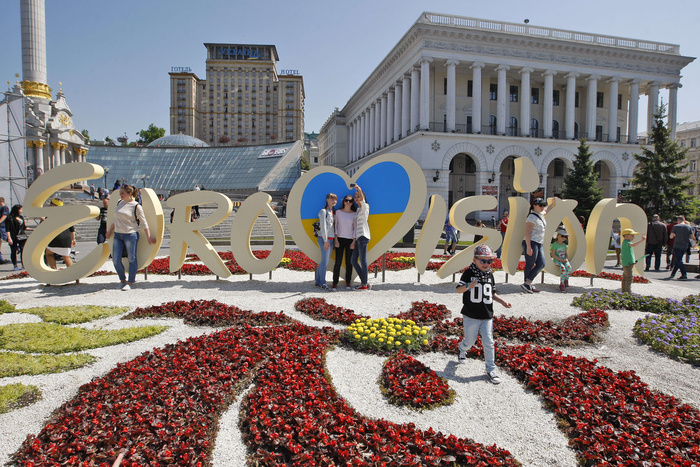 «265 метров стыда». Украинский блогер раскритиковал открытие «Евровидения»