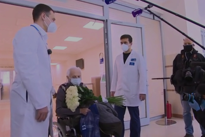 В России от коронавируса вылечился 100-летний ветеран Великой Отечественной войны