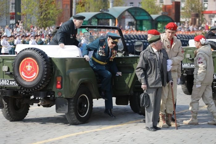 Наркоманы в День Победы ограбили в Петербурге 99-летнего ветерана войны