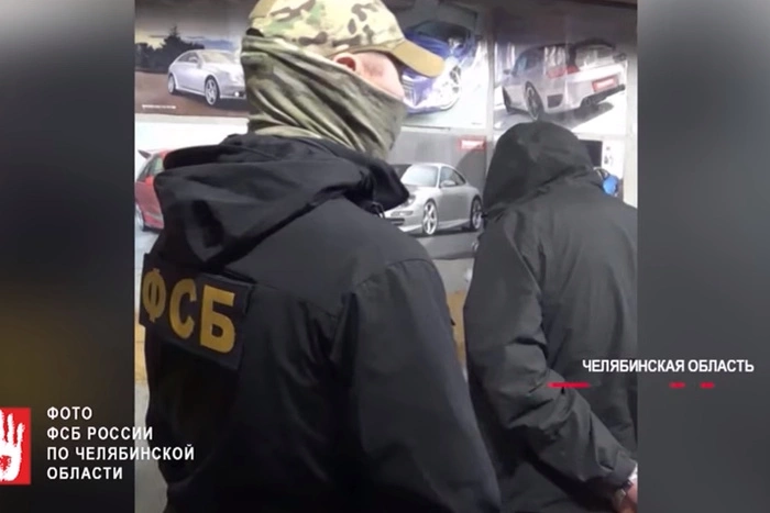 В Екатеринбурге за поджог военкомата арестованы полицейский и сотрудник МЧС