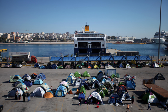 Греция начала возвращать в Турцию мигрантов в рамках соглашения
