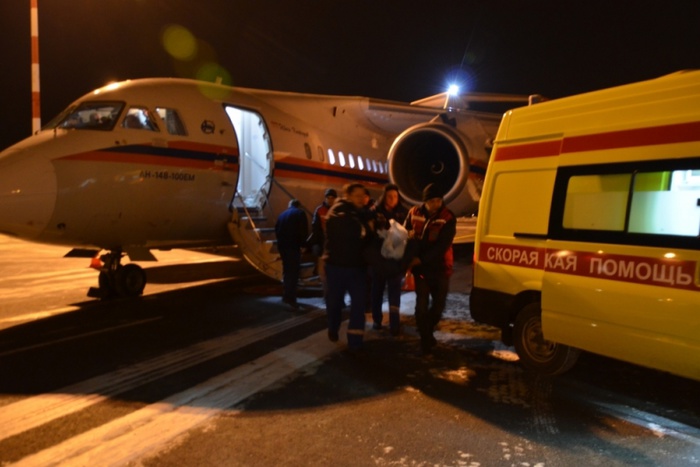 Спецборт МЧС доставил тяжелобольного ребёнка из Москвы в Екатеринбург