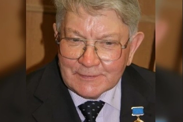 В Екатеринбурге скончался легендарный преподаватель