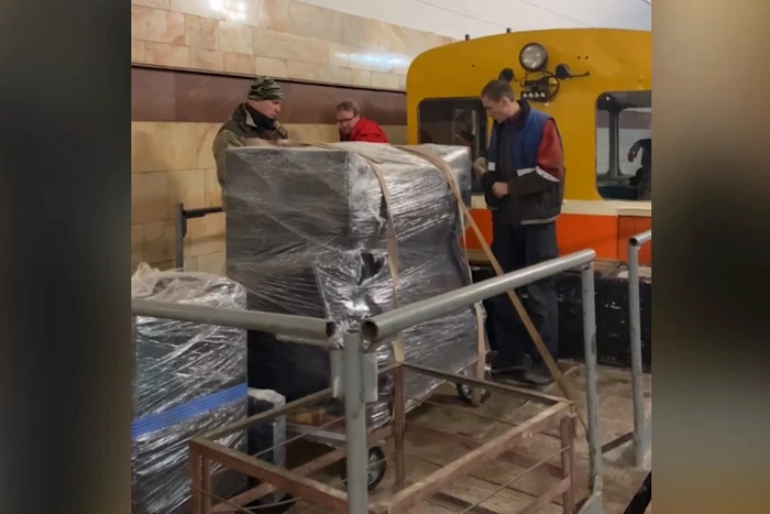 В метро Екатеринбурга привезли секретный объект