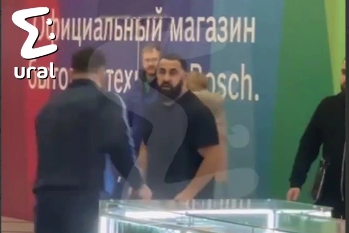 Стрелявших в «Гринвиче» азербайджанцев отправили в СИЗО на два месяца