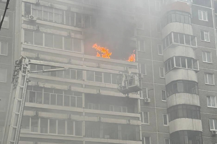 На улицу вывели 40 человек: на Ботанике загорелась квартира в многоэтажном доме