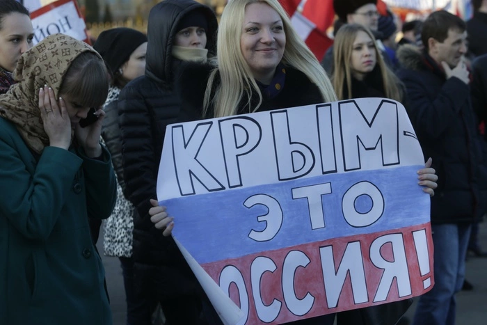 В Крыму от ГИБДД потребовали работать ночью из-за ажиотажа с заменой госномеров