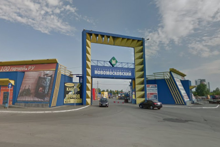 В Екатеринбурге на Новомосковском рынке мужчина едва не застрелил своего знакомого