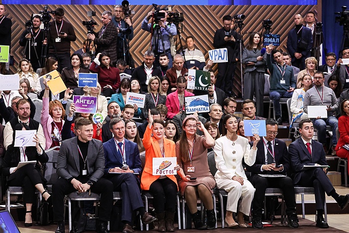 Журналист «Четвертого канала» сделал предложение своей девушке на прямой линии с Путиным