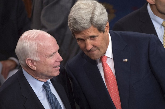Маккейн пообещал пранкерам выделить помощь Украине