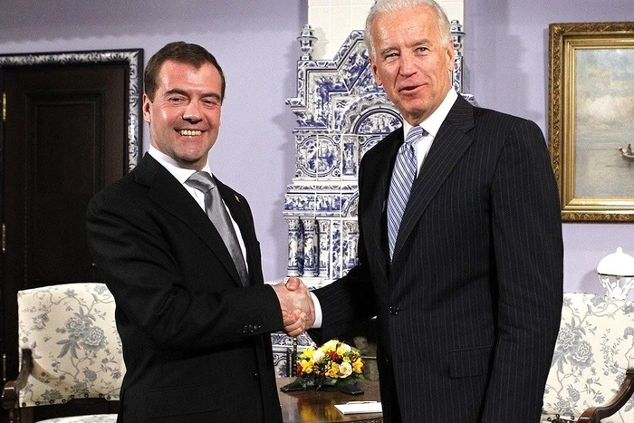 Байден официально стал кандидатом в президенты США от Демократической партии