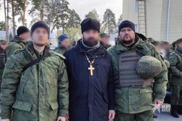 «Он уже в Луганске». В Екатеринбурге мобилизовали замначальника по безопасности УрФУ и его сына