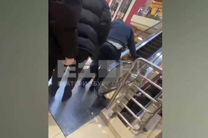 Мать ребёнка, которого «зажевало» эскалатором в Екатеринбурге, рассказала, как всё произошло