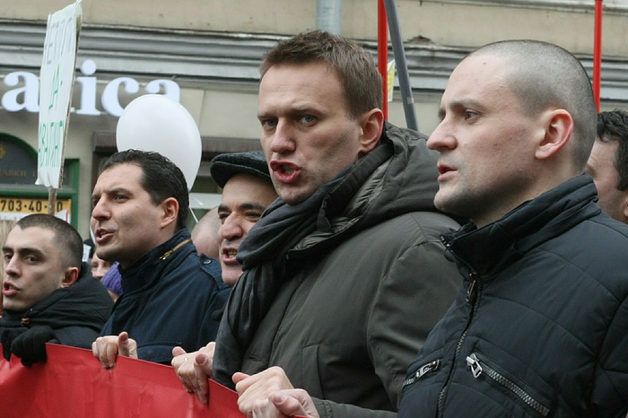 Опубликовано видео нападения с тортами на Навального