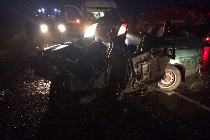 Девушка-водитель погибла в столкновении с фурой на Тюменской трассе