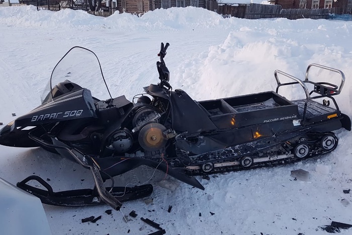 В Свердловской области произошло серьезное ДТП с участием снегохода