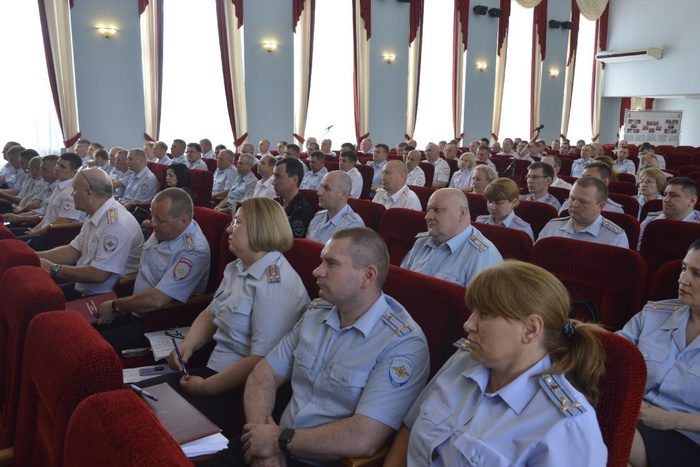 Полицейские рассказали, какое место Свердловская область занимает по криминалу на Урале