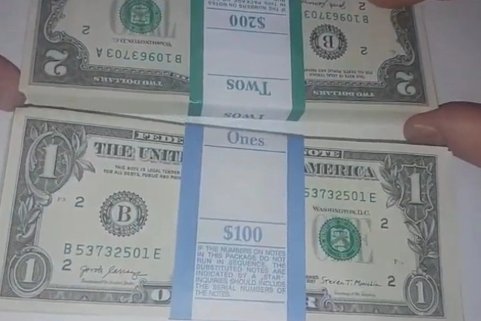 Россиянам со сбережениями в долларах дали совет