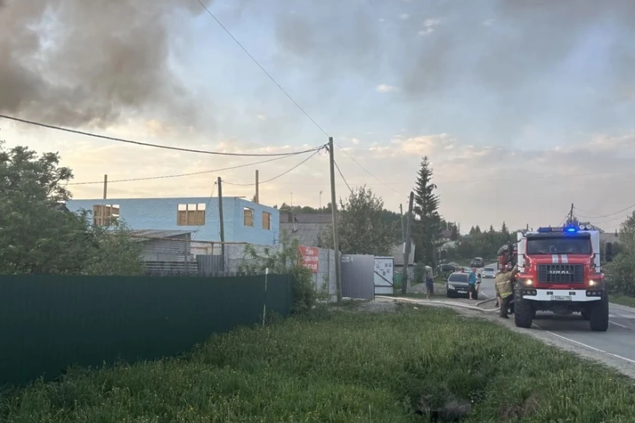В посёлке под Екатеринбургом сгорел дом семьи погибшего участника СВО
