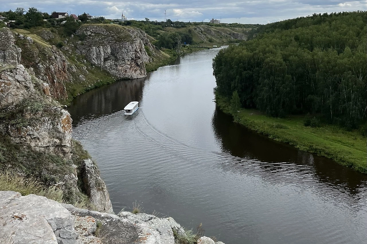Подростка унесло течением во время купания в Исети