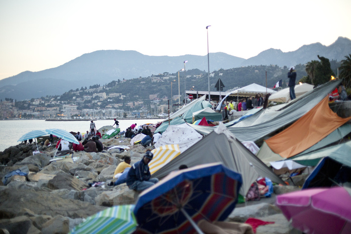 Олланд: ЕС создаст в Италии и Греции пункты регистрации мигрантов