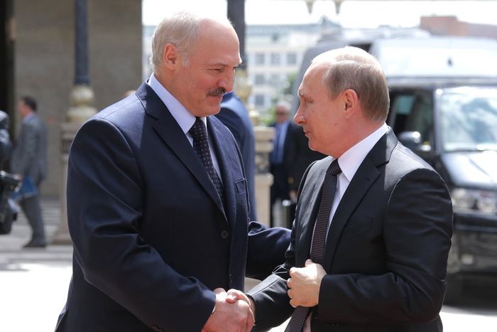 Лукашенко одобрил решение белорусских паралимпийцев пронести в Рио флаг России
