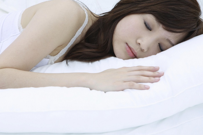почему супружеские пары Японии спят в разных комнатах.